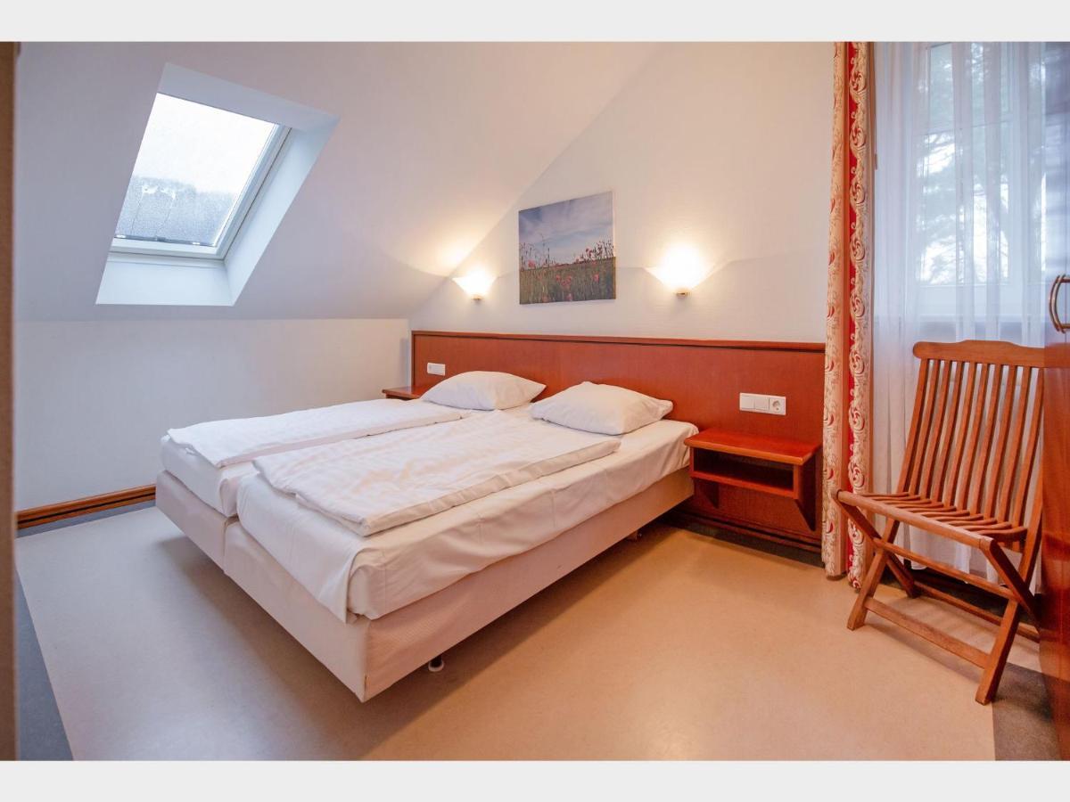 Klassik Mit 2 Schlafzimmern Und Balkon Im Dachgeschoss 031 Apartment
